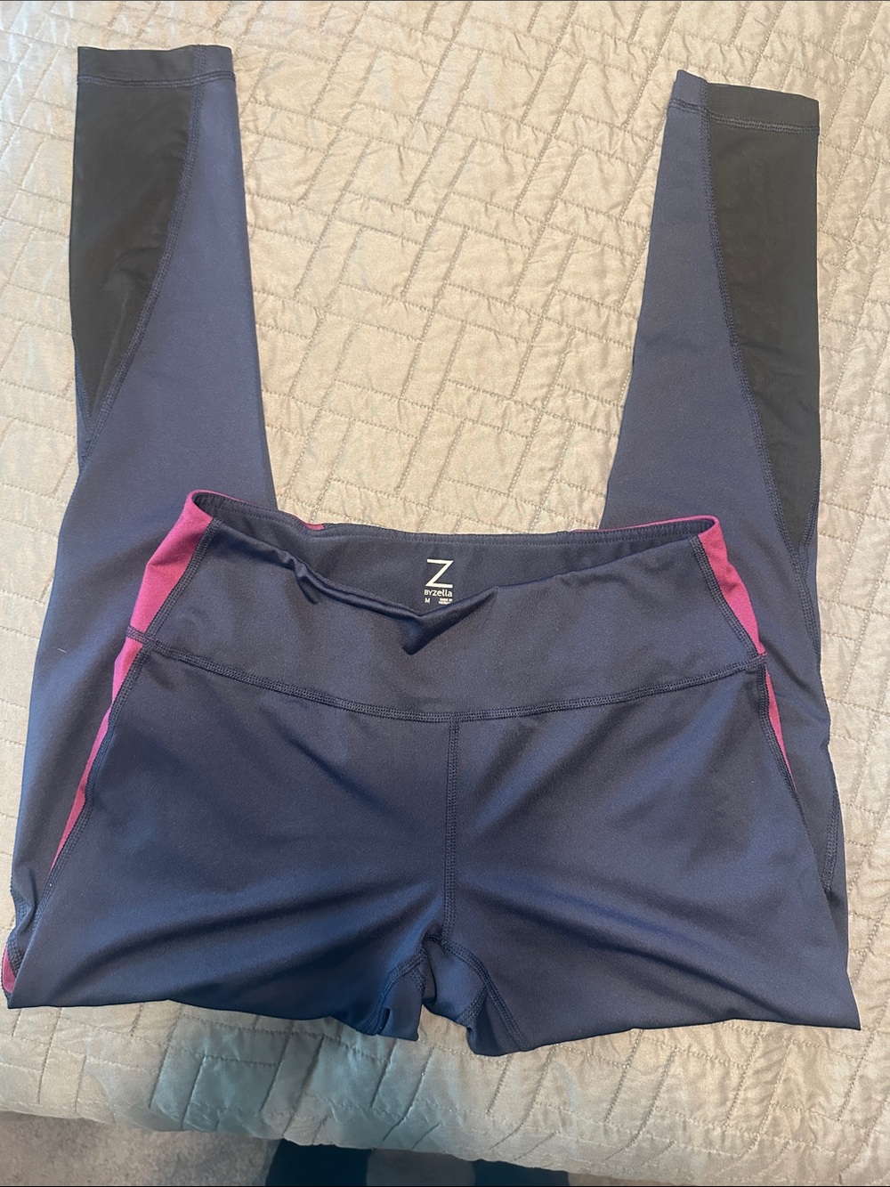 Zella Navy Athletic leggings with magenta Panels
